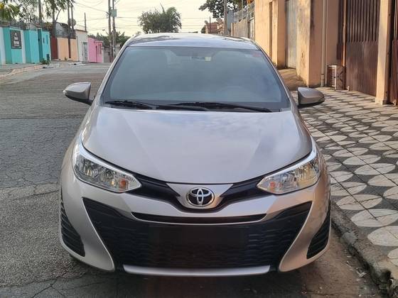 TOYOTA YARIS 1.5 16V FLEX XL PLUS CONNECT MULTIDRIVE TOYOTA YARIS 1.5 16V FLEX XL PLUS CONNECT MULTIDRIVE